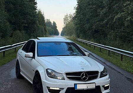 Mercedes-Benz C 63 AMG gebraucht kaufen Mercedes-Benz C 63 AMG AMG