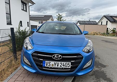 Hyundai i30 blue 1.6 CRDi 81kW YES! Gold YES! Gold