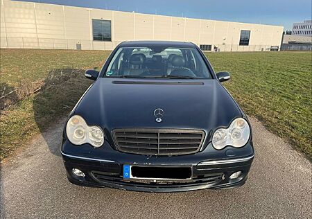 Mercedes-Benz C 180 KOMPRESSOR /AVANTGARDE /VOLL LEDER