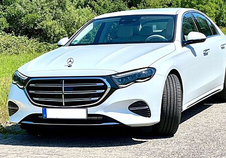 Mercedes-Benz E 300 de 4MATIC Hybrid 5.500 km weiß