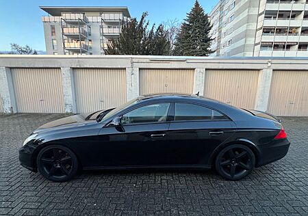 Mercedes-Benz CLS 500 V8 387 PS AMG PAKET VOLLAUSLASTUNG