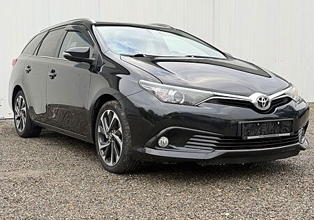 Toyota Auris Touring Sports Design Edition