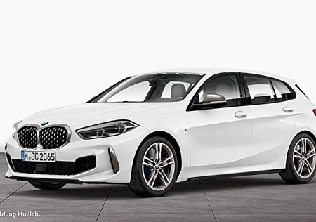 BMW M135i xDrive LiveCockpitProf PDC Sportsitze LED