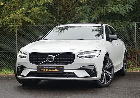 Volvo V90 B4 Plus Dark Pano/PilotAss/Cam/H&K/TWA/KeyGo