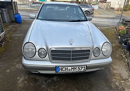 Mercedes-Benz E 230 CLASSIC Scheckheft Tausch möglich
