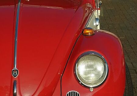 VW Käfer Volkswagen Wunderschöner 1300 in rot/beige, Baujahr 1