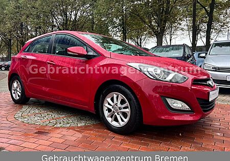 Hyundai i30 1.4 Style *1.Hand*95TKM*Kamera*Navi*TÜV NEU*