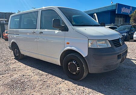 VW T5 Transporter Volkswagen Bus Shuttle