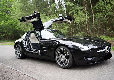 Mercedes-Benz SLS AMG 6.3 V8 -