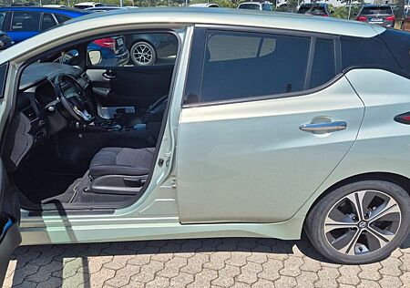Nissan Leaf 150 PS 40KWH N-Connecta N-Connecta