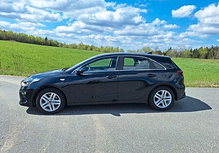 Kia Cee'd / Ceed 1.6 CRDi Vision Vision
