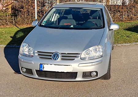 VW Golf Volkswagen 1.6 Automatik Behindertengerecht Tüv neu