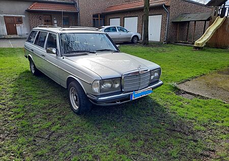 Mercedes-Benz 240 TD