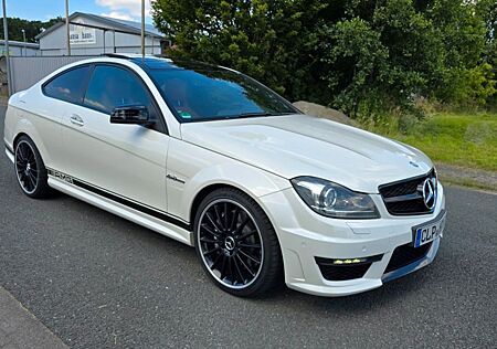 Mercedes-Benz C 63 AMG Coupe / H&K / Keyless / Alcantara / 204