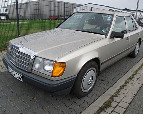 Mercedes-Benz E 230 124 Klima SSD 4x E-Fenster HU NEU