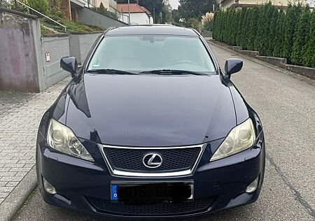 Lexus IS 220 220d -