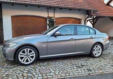 BMW 320i - E90