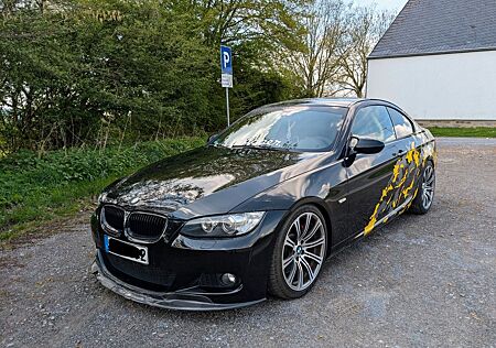 BMW 330i Coupé ~ E92 ~ VFL ~ Performance Paket ~ TÜV