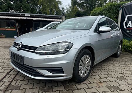 VW Golf Volkswagen VII Variant 1.6 TDI Navi Anhängerk. Sitzh.