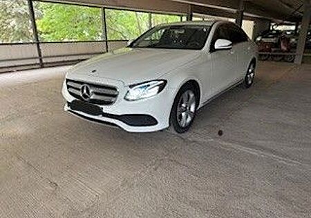 Mercedes-Benz E 200 AVANTGARDE Autom. AVANTGARDE