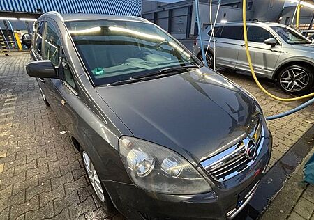 Opel Zafira 1.8 Family Benzin 140 PS *7-Sitzer*