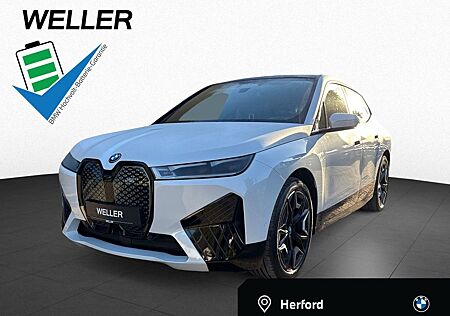 BMW iX xDrive40 Sport AHK Pano DrAssPr LASER PaAssPr