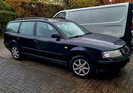 VW Passat Variant gebraucht kaufen VW Passat Variant Volkswagen 1.6 mit TÜV fahrbereit
