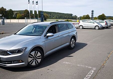 VW Passat Variant Volkswagen 2.0 BlueMotion Technology
