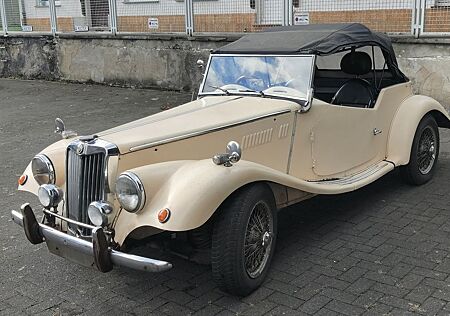 MG TF Replika RHD ,Inzahlung/Tausch möglich.