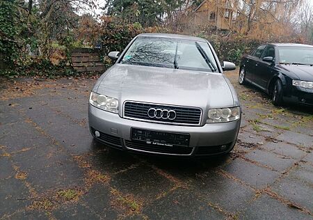 Audi A4 2.0 multitronic1Rentnerh.1A.Tüneu