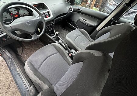 Peugeot 206 1.1 60 -