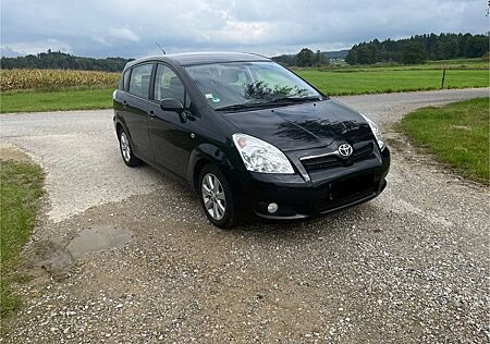 Toyota Corolla Verso 2.2-l-D-4D Executive *TÜV neu*
