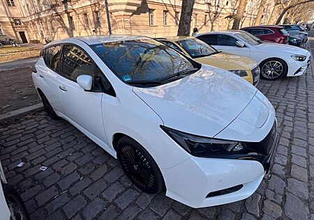 Nissan Leaf 40kWh - 1.Hand - 12.000 km - Festpreis