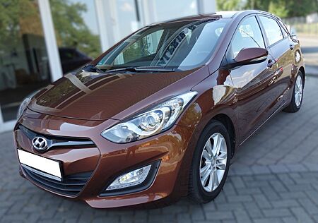 Hyundai i30 Teilleder.Lenkradheiz.1 Hd.Nur 54TKM.Wie Neu