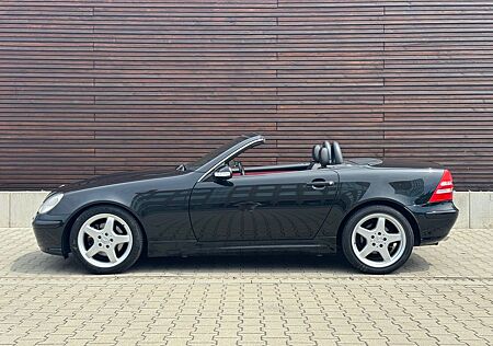 Mercedes-Benz SLK 320 / AMG / XENON / HISTORIE / GARAGENWAGEN