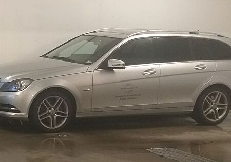 Mercedes-Benz C 200 T BlueEFFICIENCY -