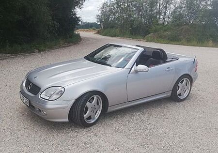 Mercedes-Benz SLK 320 -