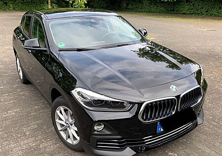 BMW X2 sDrive18i Advantage Plus, AHK, Automatik