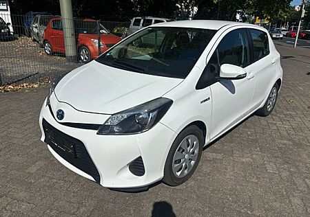 Toyota Yaris Hybrid Life