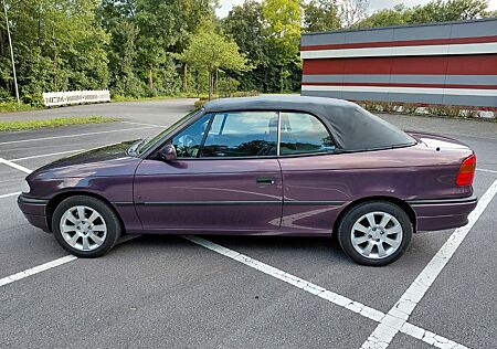 Opel Astra 1.6 Bertone Edition