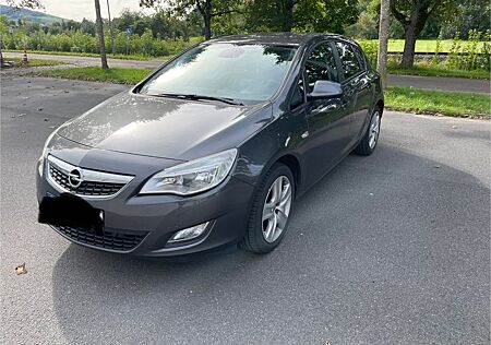 Opel Astra 1.4 Turbo 150 Jahre 103kW 150 Jah...
