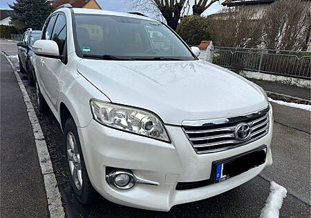 Toyota RAV 4 2,2-l-D-4D 4x2 -