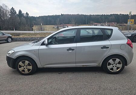 Kia Cee'd / Ceed