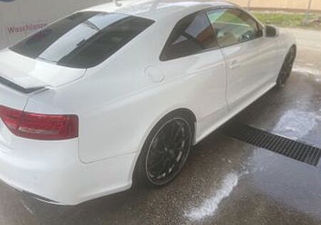 Audi RS5 4.2 FSI S tronic quattro -