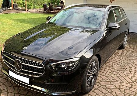 Mercedes-Benz E 220 dT MBUX High-End Standheizung Kamera Spur