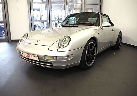 Porsche 993 Carrera 4 Cabriolet