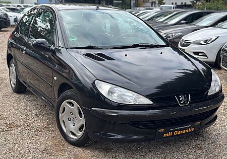 Peugeot 206 1.2 TÜV NEU*2 Hand*5 Gang*Zentralverieglung