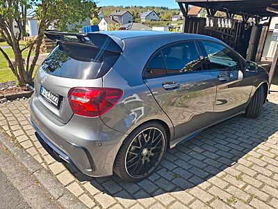 Mercedes-Benz A 45 AMG Mercedes-AMG A 45 4MATIC DCT Merced...