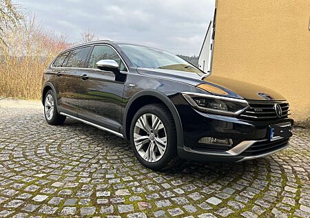 VW Passat Alltrack Volkswagen 2.0 TDI AHK, viele Extras