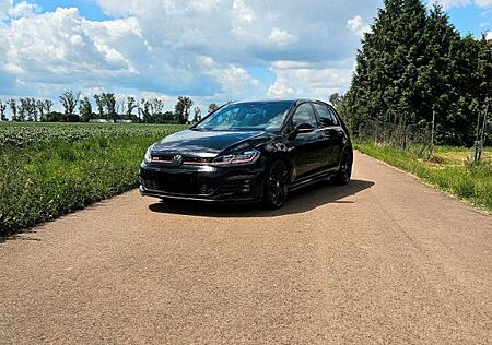 VW Golf Volkswagen 2.0 TSI DSG GTI GTI